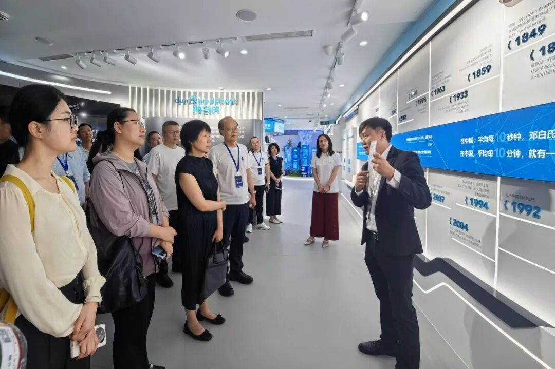 考察团3 0709.jpg